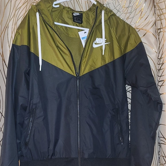 Nike Jacket - Picture 8 of 12